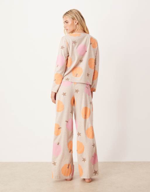 ASOS DESIGN Petite - Ensemble pyjama avec top à manches longues et pantalon - Imprimé citrouilles, 4 de 4