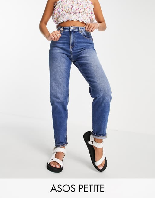 ASOS DESIGN Petite - Farleigh - Mom jeans slim a vita alta lavaggio medio authentic