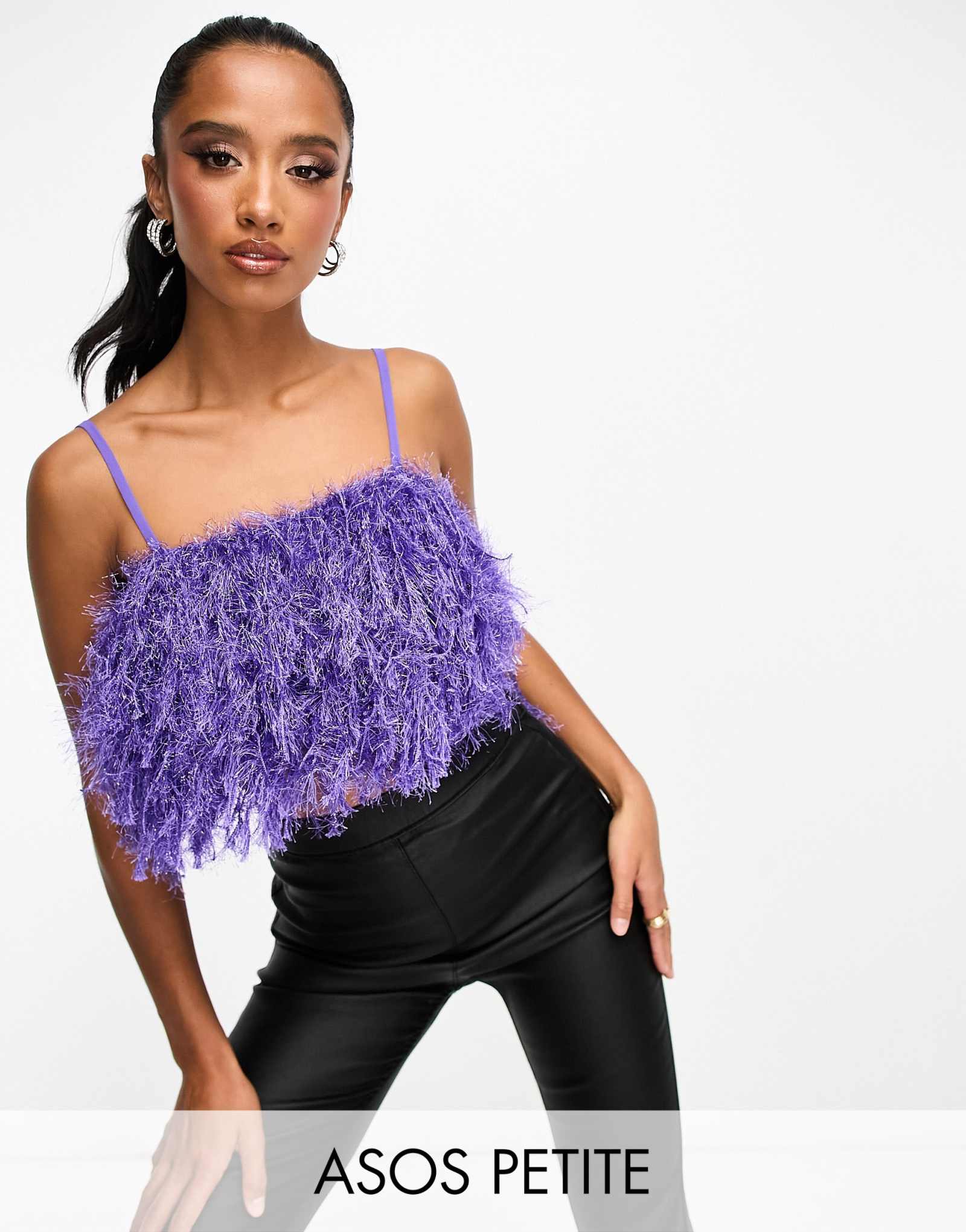 Миниатюрная укороченная майка с искусственными перьями ASOS DESIGN фиолетового цвета 