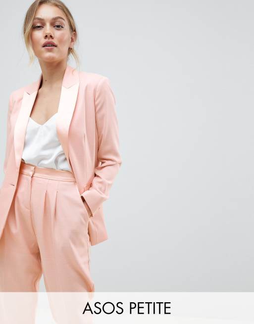 ASOS DESIGN Petite – Figursydd satinkostym, 2 av 3