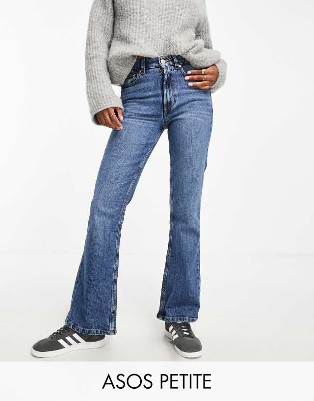 ASOS Petite - ASOS DESIGN Petite flared jeans in mid blue