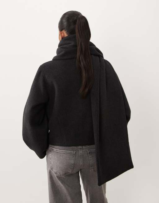 ASOS DESIGN Petite formell kort kappa och scarf-set med ull i svart, 3 av 4