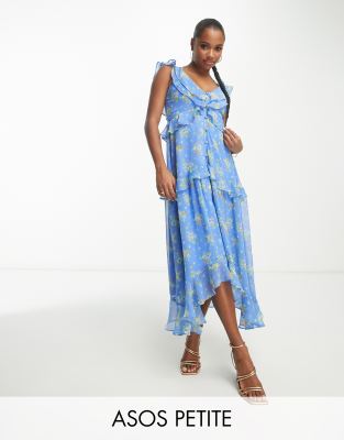 ASOS DESIGN Petite - Geblümtes Midi-Freizeitkleid aus Chiffon mit V-Ausschnitt, Rüschen und Knopfleiste-Bunt