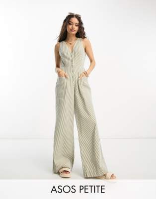 ASOS DESIGN Petite - Geknöpfter Jumpsuit mit Streifen-Bunt