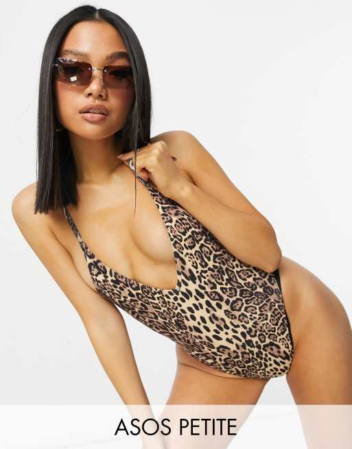 ASOS DESIGN Petite - Geribbeld badpak met dunne bandjes en lusjes in luipaardprint