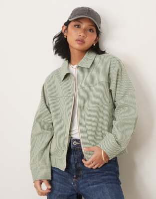 ASOS DESIGN Petite - Gestreifte Twill-Jacke mit Kragen-Bunt