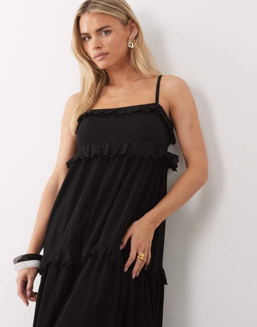 ASOS DESIGN Petite – Gestuftes Camisole-Midikleid in Schwarz mit Knitterstruktur und Spitzenborte, 3 von 4