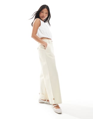 ASOS DESIGN Petite - Gewaschene Barrel-Leg-Hose in Knochenweiß mit Knopflaschen-Bunt