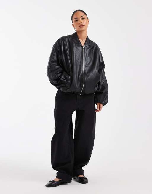 ASOS DESIGN Petite giacca bomber oversize effetto pelle lavata nera slavata, 3 di 4