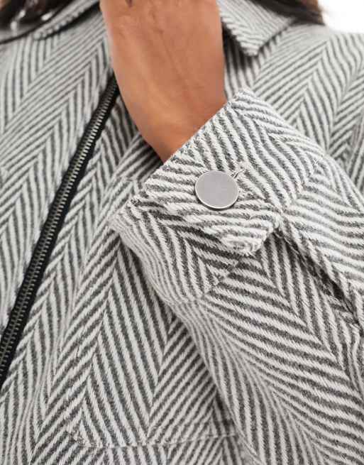 ASOS DESIGN Petite - Giacca grigio chiaro con motivo a spina di pesce e colletto, 3 di 4