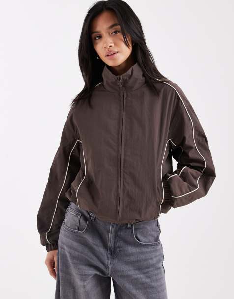 ASOS DESIGN Petite - Giacca sportiva oversize marrone con profili color crema - view 1