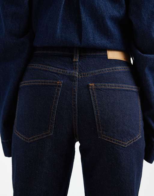 ASOS DESIGN Petite – Granatowe elastyczne jeansy z prostymi nogawkami, 4 z 5