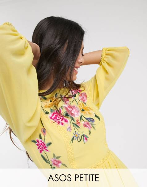 ASOS DESIGN Petite - Halflange skaterjurk met pofmouwen, kant en borduursel in geel - view 1