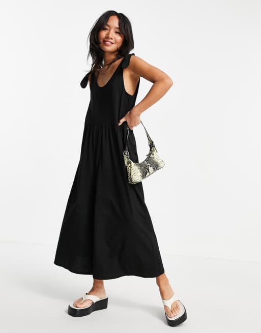 ASOS DESIGN Petite – Hänger-Jumpsuit mit Trägern zum Binden in Schwarz, 4 von 4