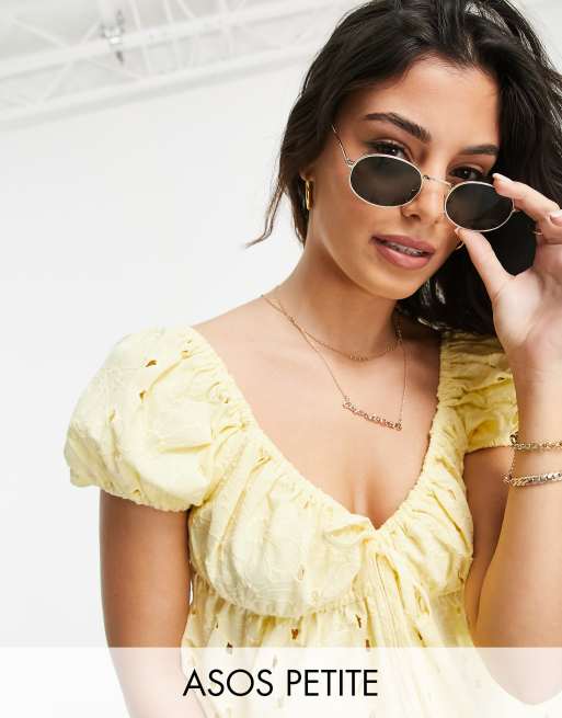 ASOS DESIGN Petite - Haut babydoll en broderie anglaise avec manches bouffantes et encolure nouée - Jaune citron
