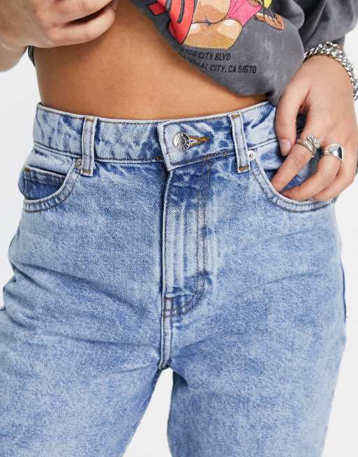 ASOS DESIGN Petite high-rise original mum jeans in light wash, 3 of 4