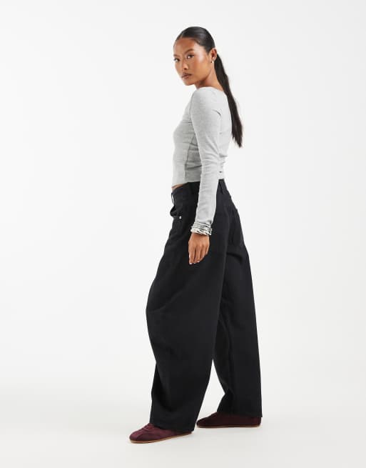 ASOS DESIGN Petite High-Waist-Barrel-Leg-Jeans in Schwarz, 2 von 5