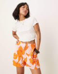 [ASOS Petite] ASOS DESIGN Petite high waist seam detail tailored shorts with linen in palm print-Multi 16 Palm Print