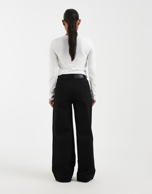 ASOS DESIGN Petite high waist wide leg jeans with front pockets in black, 3 of 5