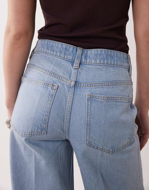 ASOS DESIGN Petite high waist wide leg jeans with front pockets in lightwash, 4 of 5