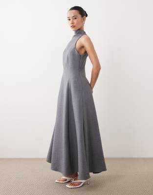 ASOS DESIGN Petite - Hochgeschlossenes, ärmelloses, schwingendes Maxikleid in jeansblauer Leinenoptik