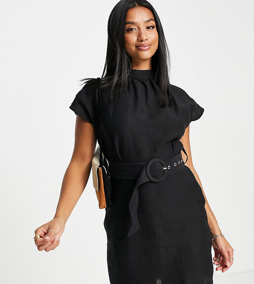 ASOS DESIGN Petite - Hooggesloten linnen mini-jurk met kapmouwtjes en ceintuur in zwart