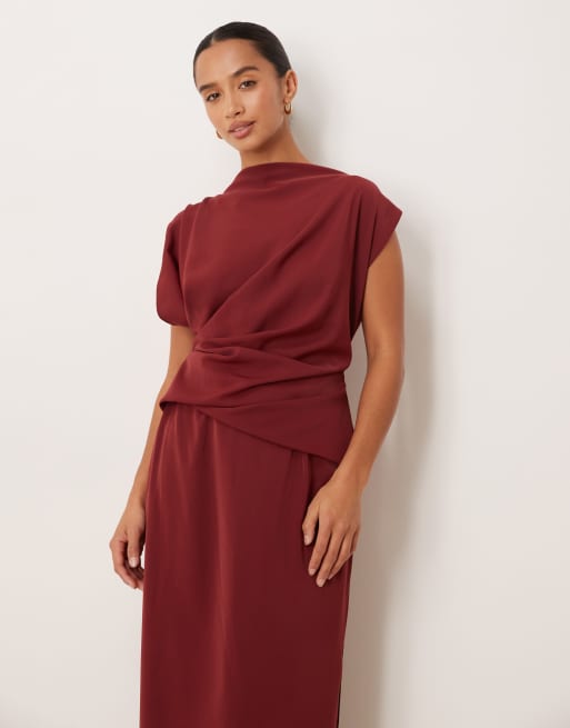 ASOS DESIGN Petite - Hoogsluitende gedrapeerde geplooide midi-jurk in bordeauxrood, 3 van 4