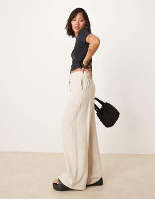 ASOS DESIGN Petite - Hose in Natur mit Leinenanteil und lockerem, geradem Schnitt-Neutral