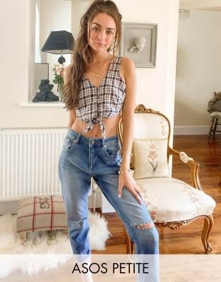 Asos Design Petite Hourglass Farleigh Schmale Mom Jeans Mit Rissen Mittlere Waschung Blau