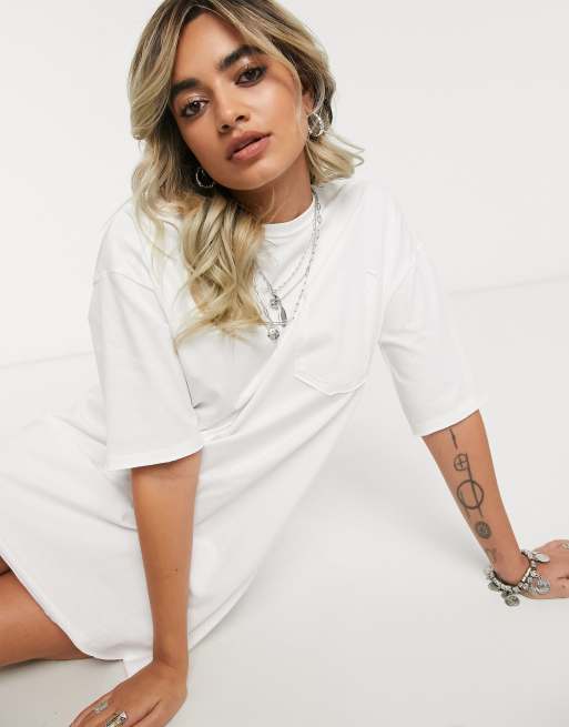 ASOS DESIGN Petite — Hvid oversized T-shirt-kjole med lommedetalje, 3 af 4