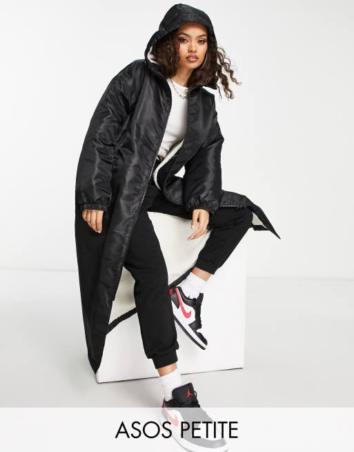 ASOS DESIGN Petite - Imperméable en nylon avec doublure en imitation peau de mouton - Noir