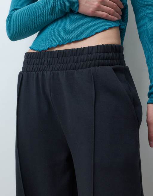 ASOS DESIGN Petite Interlock-Jogger mit Bundfalte in Schwarz, 4 von 5