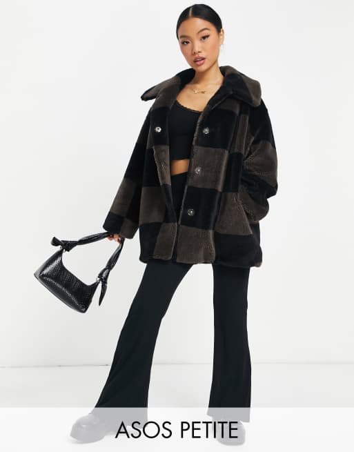 ASOS DESIGN Petite - Jakke i imiteret lammeskind med brunt/sort skaktern