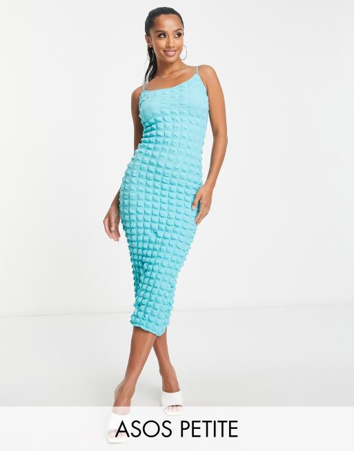 ASOS DESIGN Petite – Jasnoniebieska bąbelkowa sukienka midi na ramiączkach  