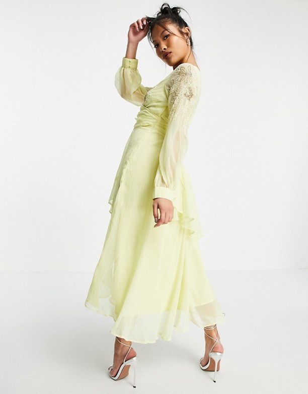 ASOS DESIGN Petite – JasnożÓłta kopertowa warstwowa sukienka midi ze zdobieniami i długimi rękawami Stonowany żÓłty Doskonały 