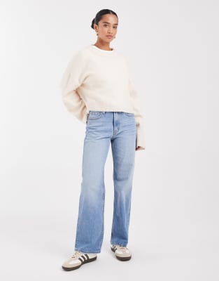 ASOS DESIGN Petite - Jean droit stretch confortable - Bleu clair moyen W23 L26