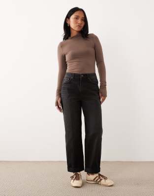 ASOS DESIGN Petite - Jean mom décontracté à taille haute - Noir W30 L26