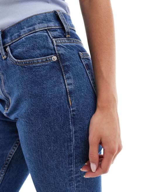 ASOS DESIGN Petite - Jeans a zampa blu medio a vita medio alta, 3 di 5