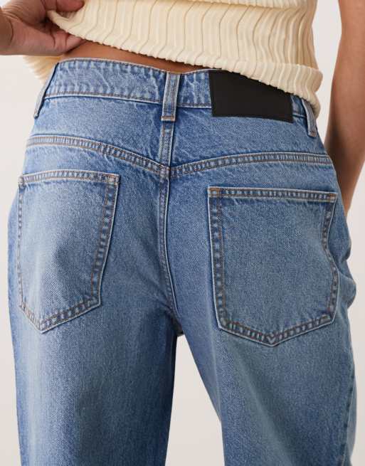 ASOS DESIGN Petite jeans dritti a gamba ampia in lavaggio medio blu, 5 di 5