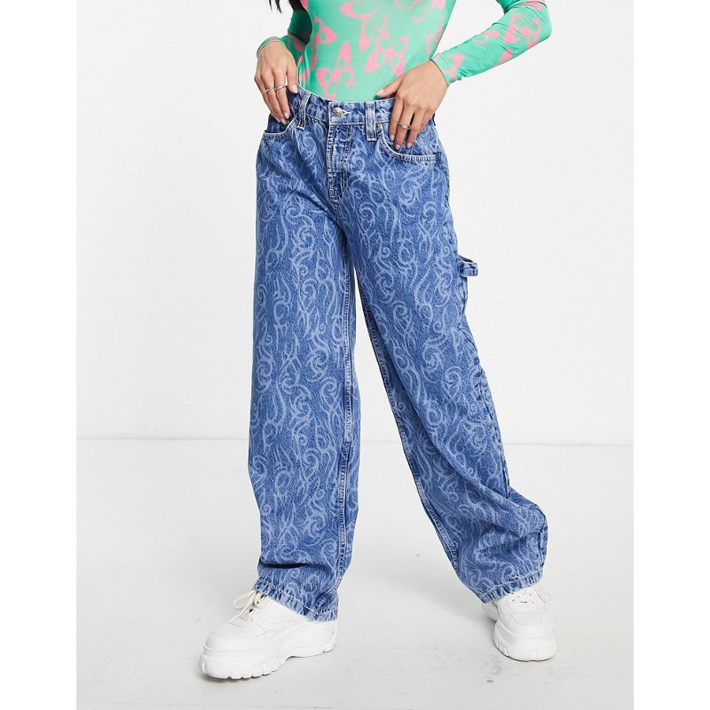 Donna Jeans DESIGN Petite - Jeans stile skater oversize a vita medio alta in misto cotone organico blu con design a filo spinato