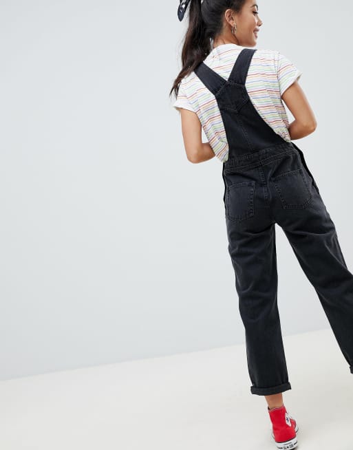 ASOS DESIGN Petite – Jeanslatzhose in verwaschenem Schwarz, 2 von 4