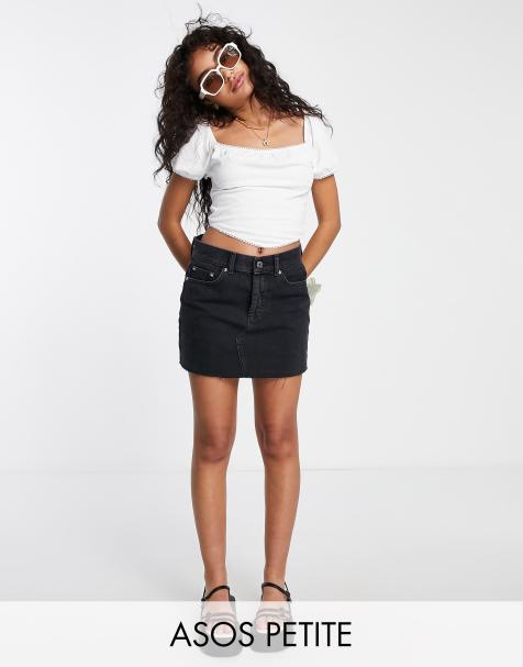ASOS DESIGN Petite – Jeansowa spódnica mini ze średnim stanem w kolorze spranej czerni - view 1