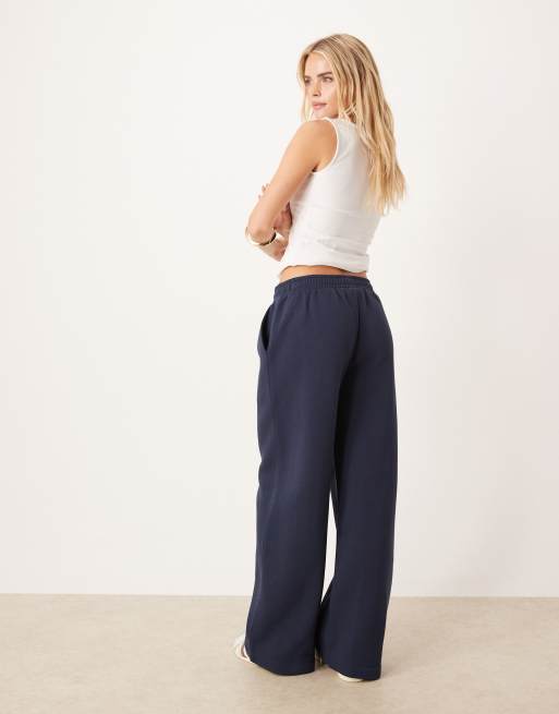 ASOS DESIGN Petite - Joggers a fondo ampio blu navy con interno spazzolato, 3 di 5