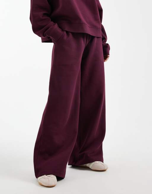ASOS DESIGN Petite – Jogginghose in Pflaume mit weitem Bein und weicher Innenseite, 2 von 5