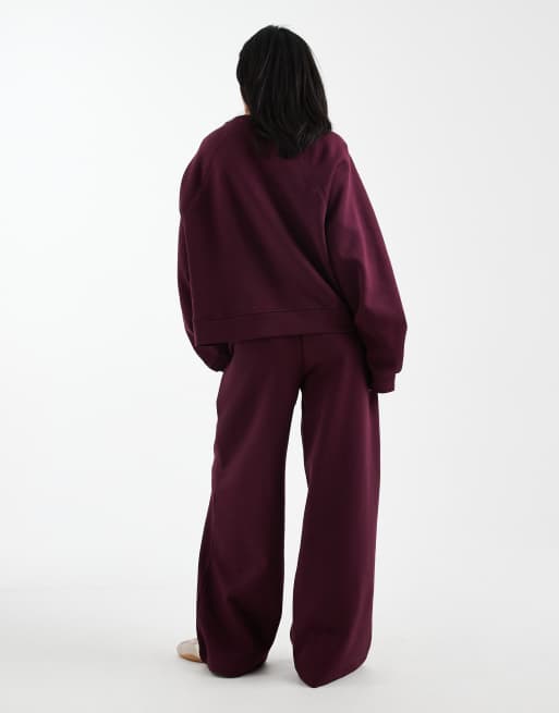ASOS DESIGN Petite – Jogginghose in Pflaume mit weitem Bein und weicher Innenseite, 4 von 5