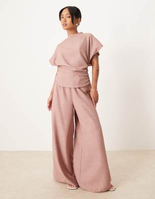 ASOS DESIGN Petite - Jumpsuit in Blush mit Leinenoptik, Rückenausschnitt und gerafftem Detail-Neutral