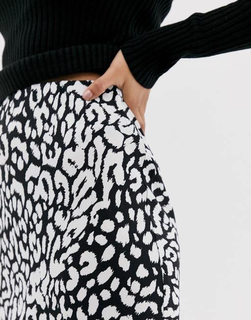 ASOS DESIGN Petite Jupe longue coup e en biais imprim l opard Noir et blanc