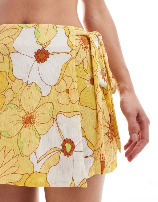 ASOS DESIGN Petite Jupe short a nouer devant Jaune fleuri ASOS