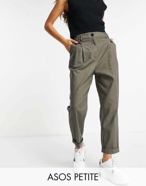 ASOS DESIGN Petite – Karottenhose mit schmalem Schnitt und hohem Bund aus Leinen in Khaki
