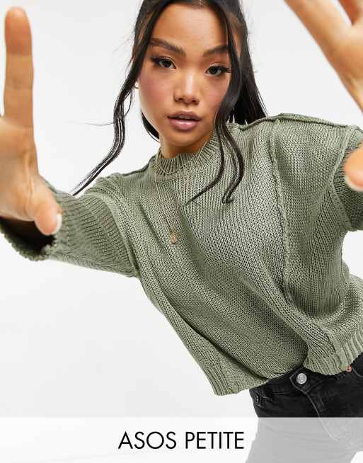 ASOS DESIGN Petite – Kastiger Pullover in Khaki mit Rundhalsausschnitt